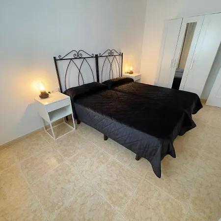 Edificio Don Diego شقة لوس كريستيانوس